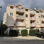 Casa Apartments, One-Bedroom Apartment