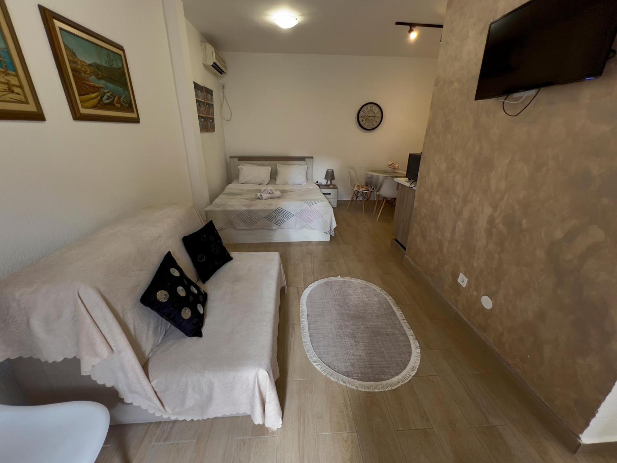Casa Apartments, One-bedroom Budva