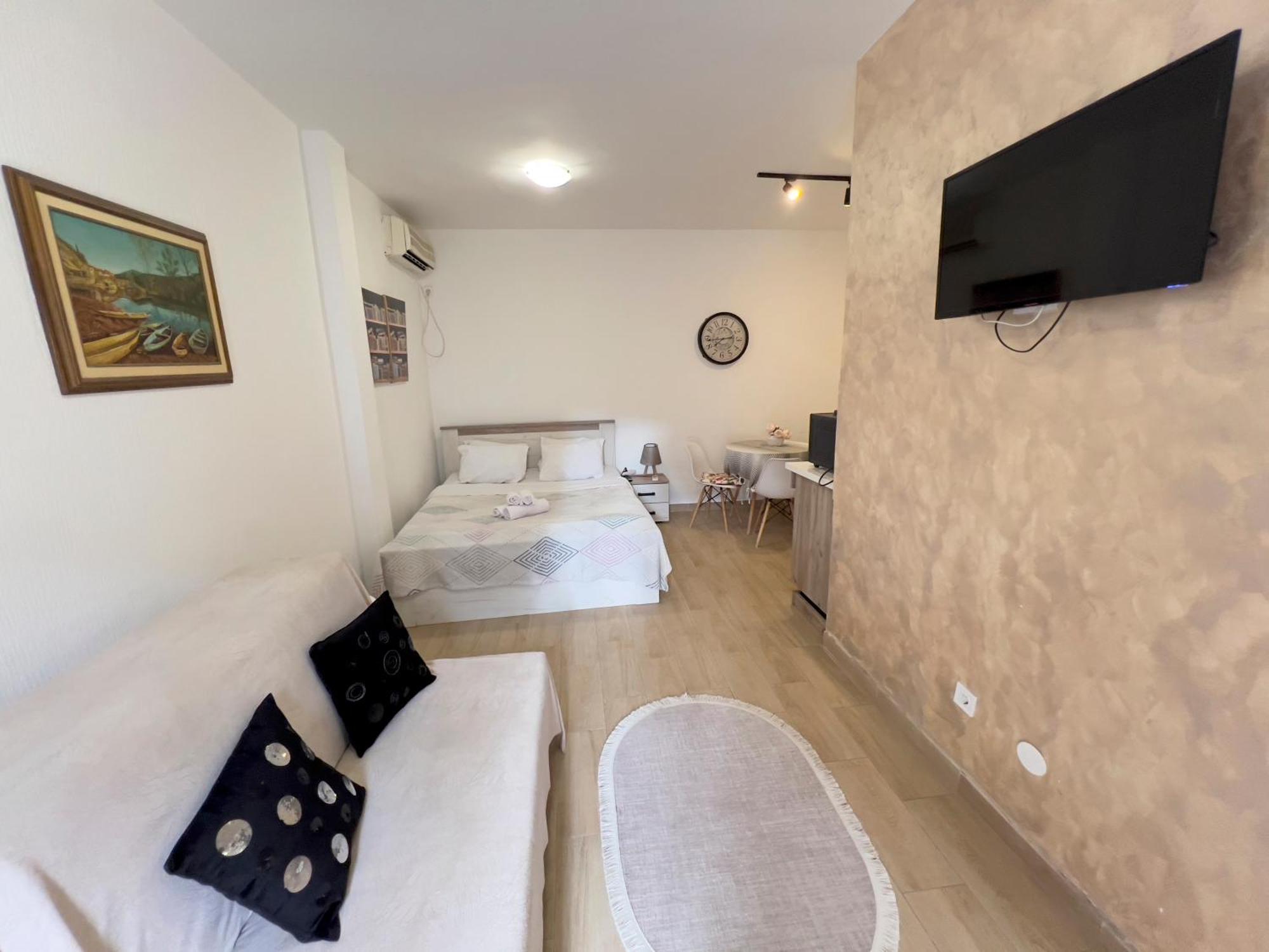 Casa Apartments, One-bedroom